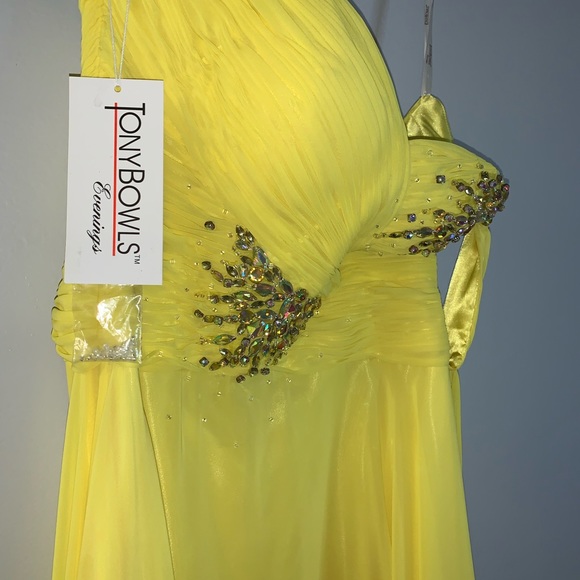 COPY - Tony bowls Prom Dress ,size 10 , yellow color size 10 - Picture 7 of 16